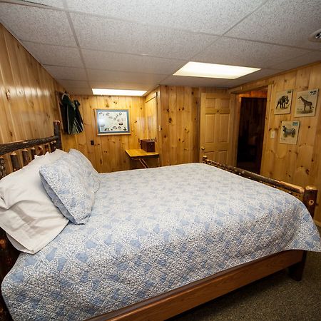 Log Cabin Lodge & Suites Jones Mills Dış mekan fotoğraf