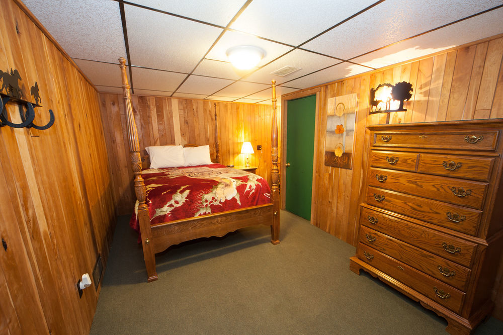 Log Cabin Lodge & Suites Jones Mills Dış mekan fotoğraf