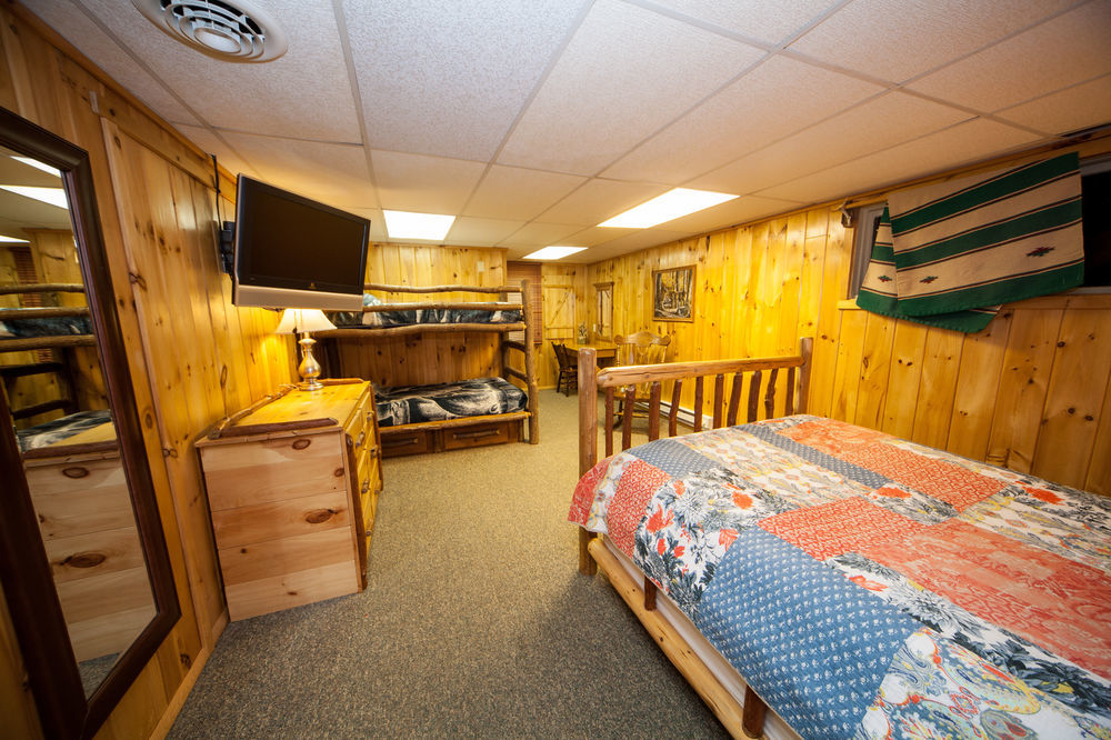 Log Cabin Lodge & Suites Jones Mills Dış mekan fotoğraf