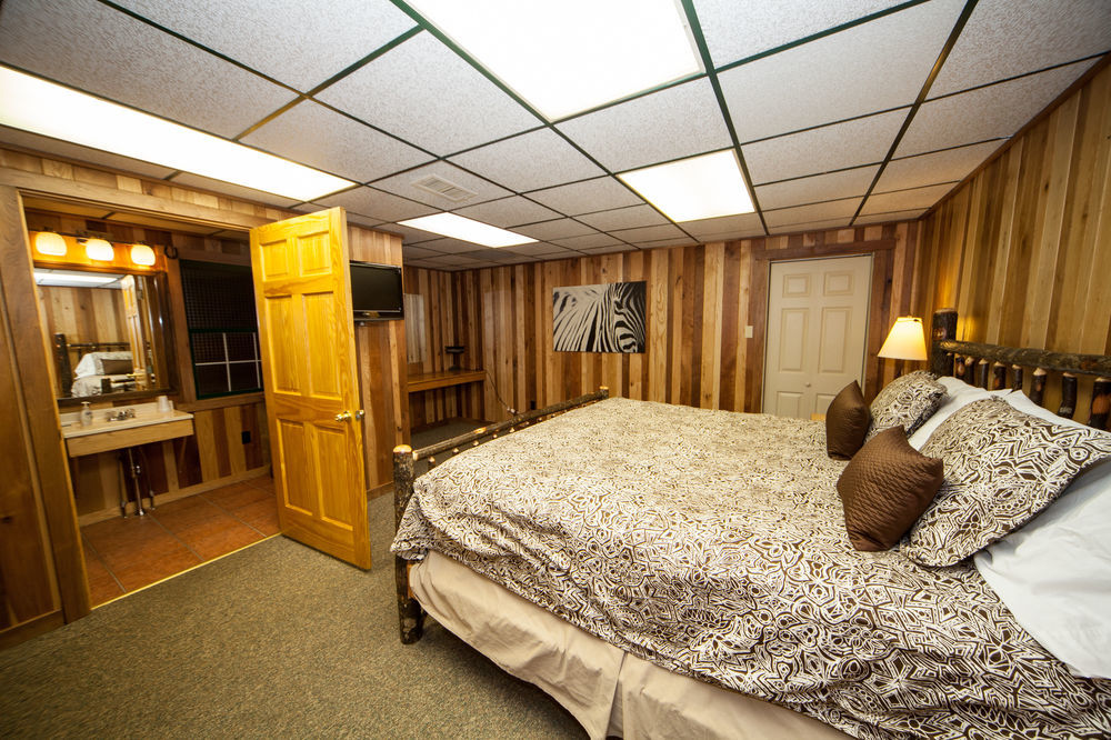 Log Cabin Lodge & Suites Jones Mills Dış mekan fotoğraf