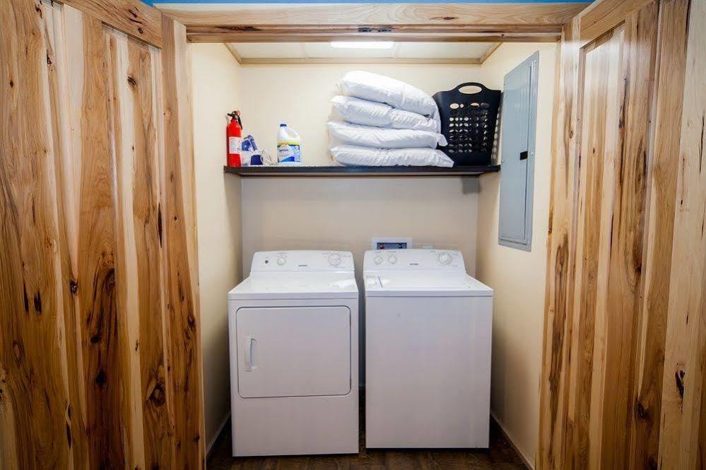Log Cabin Lodge & Suites Jones Mills Dış mekan fotoğraf