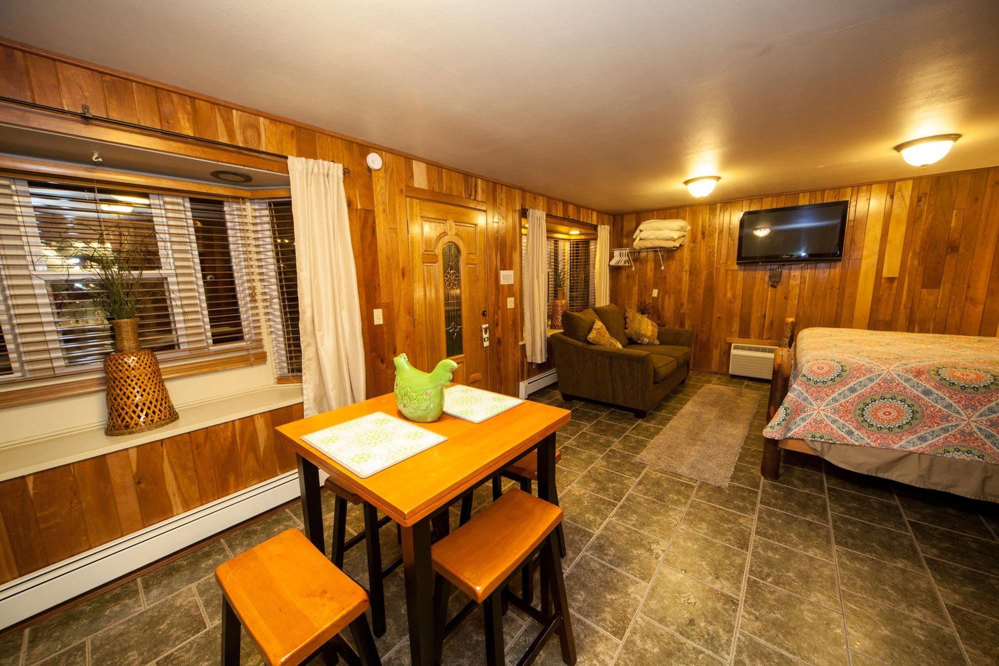 Log Cabin Lodge & Suites Jones Mills Dış mekan fotoğraf