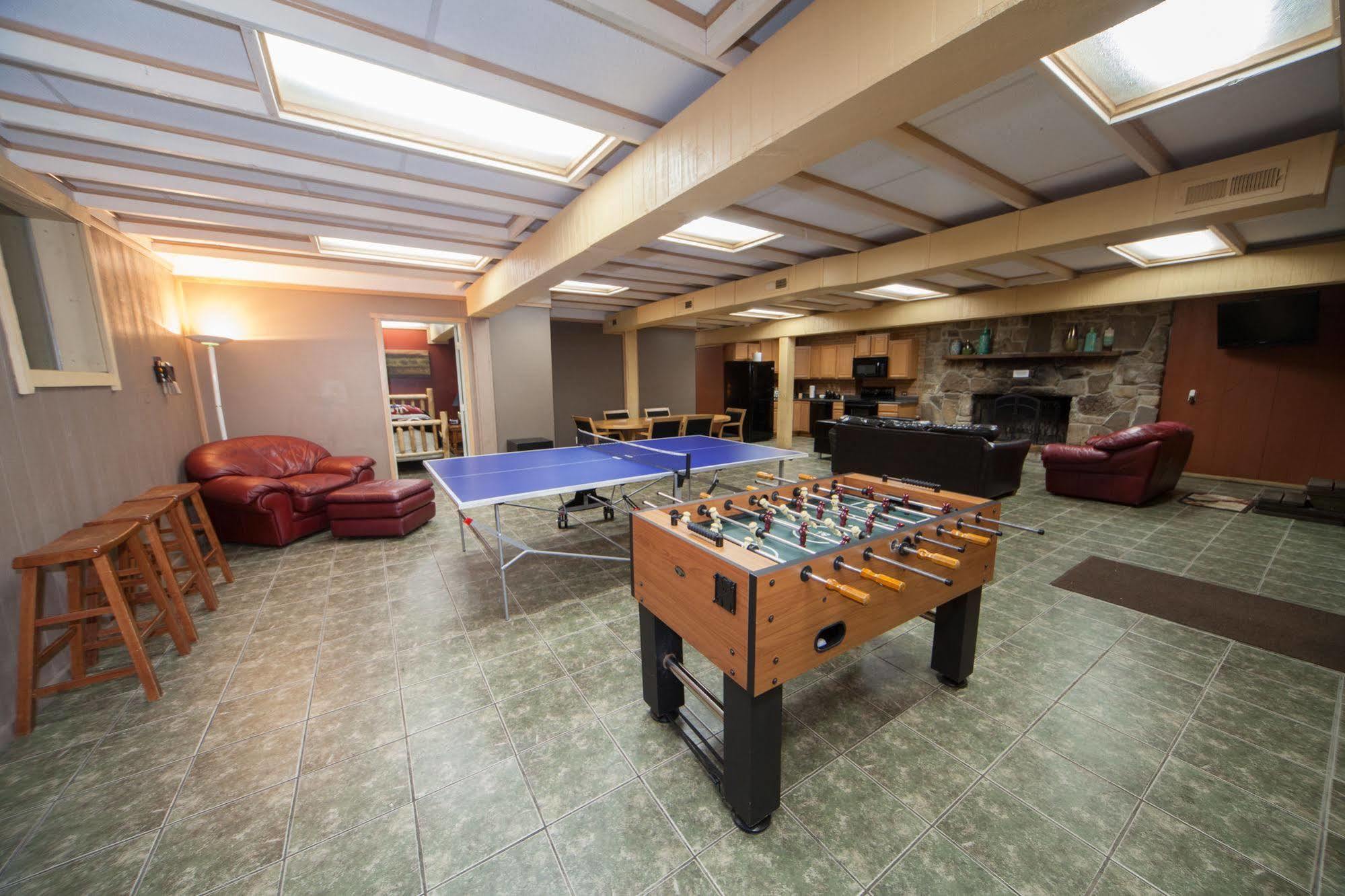 Log Cabin Lodge & Suites Jones Mills Dış mekan fotoğraf