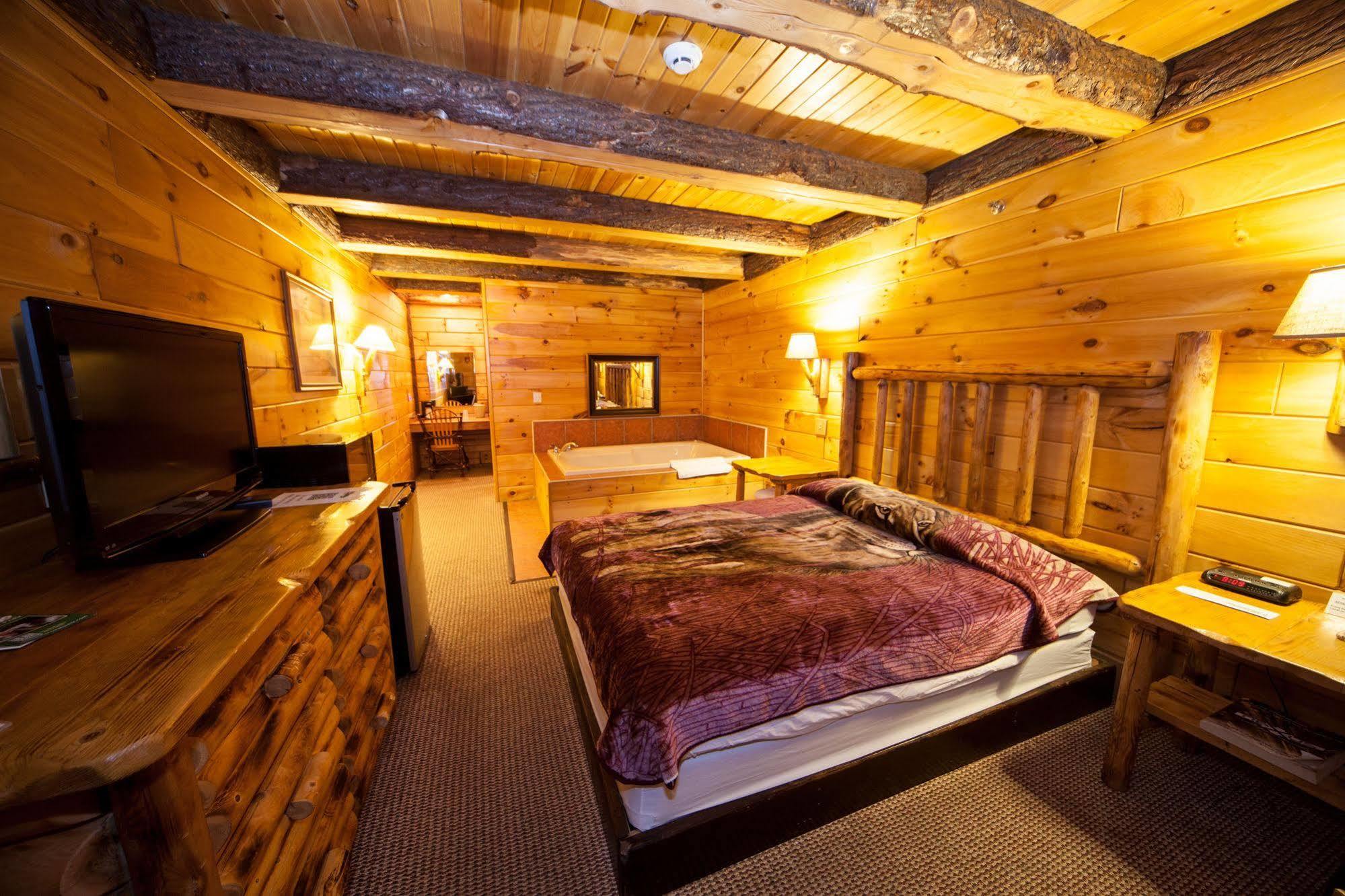 Log Cabin Lodge & Suites Jones Mills Dış mekan fotoğraf