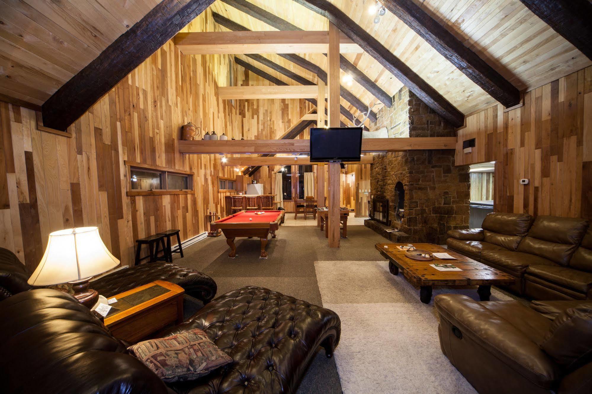 Log Cabin Lodge & Suites Jones Mills Dış mekan fotoğraf