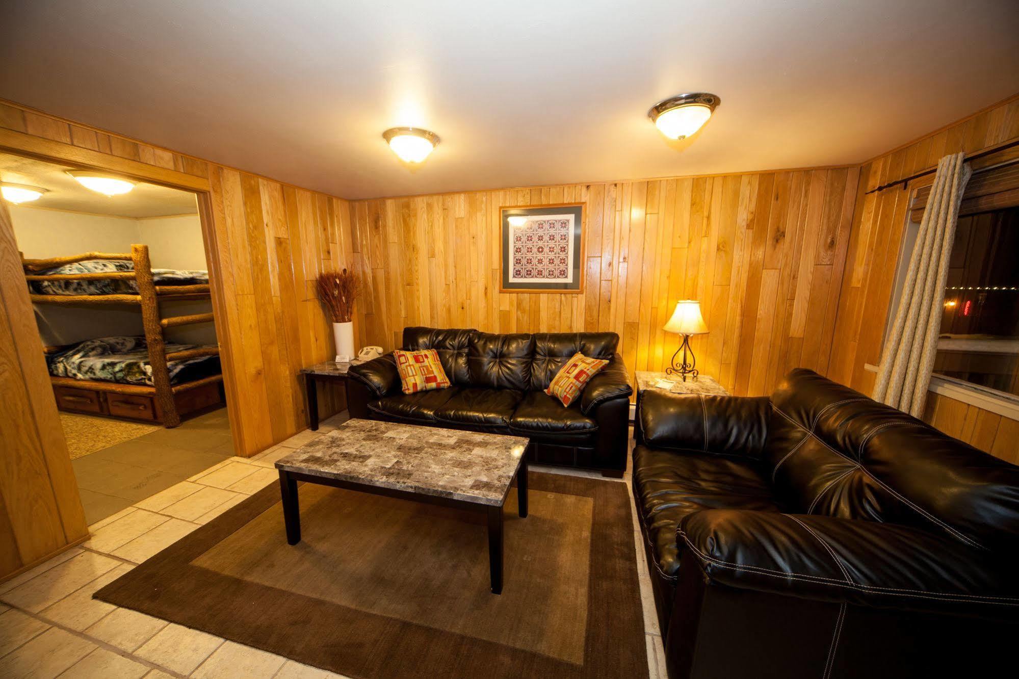 Log Cabin Lodge & Suites Jones Mills Dış mekan fotoğraf