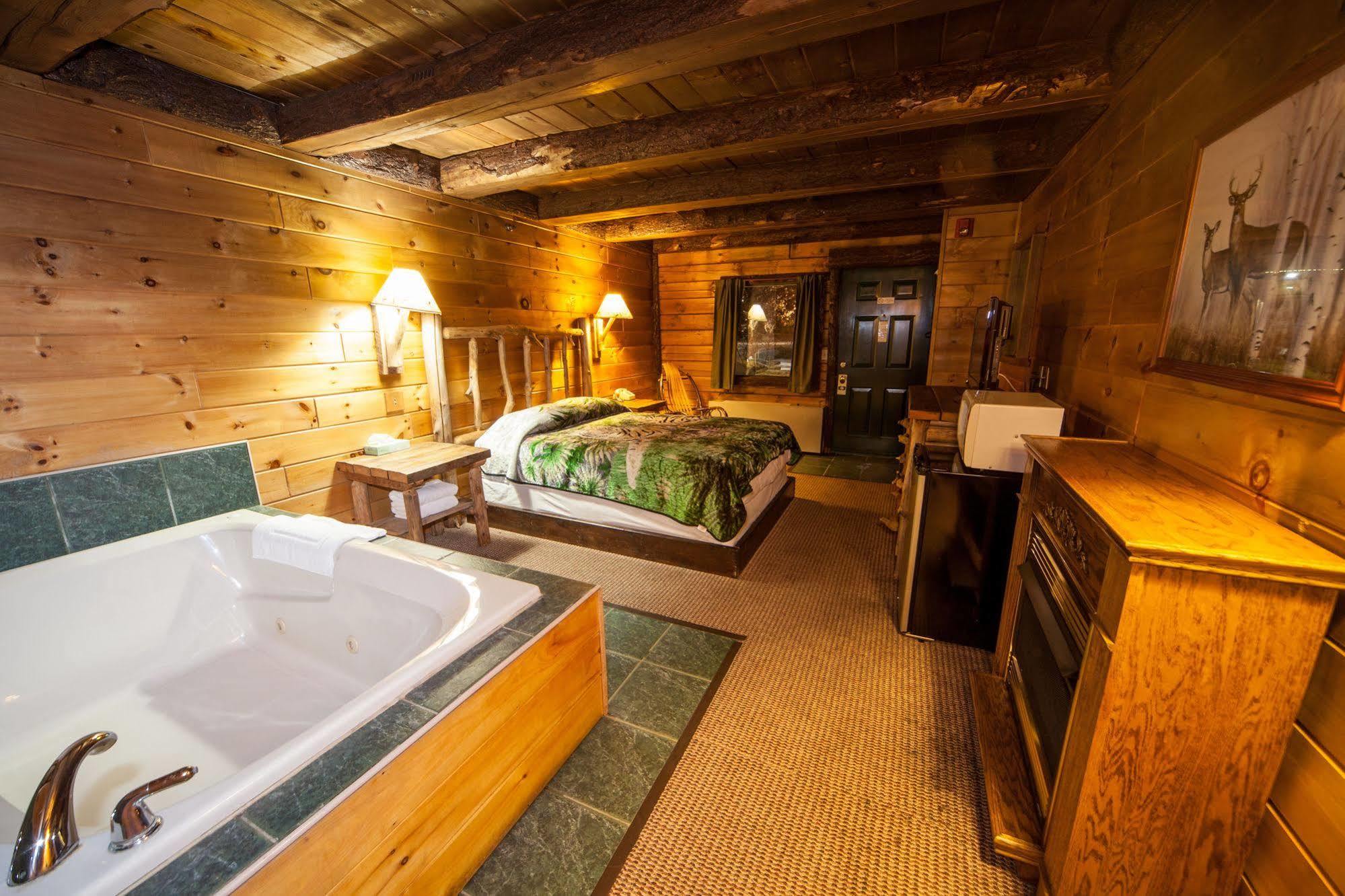 Log Cabin Lodge & Suites Jones Mills Dış mekan fotoğraf