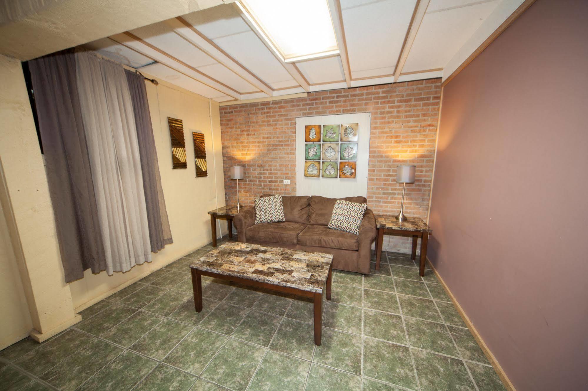 Log Cabin Lodge & Suites Jones Mills Dış mekan fotoğraf