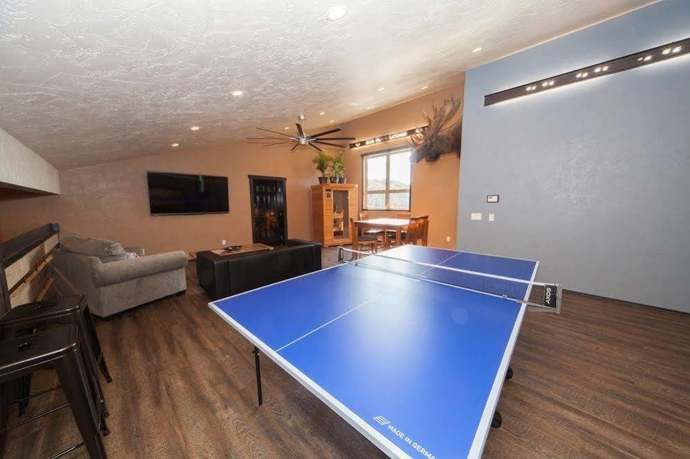 Log Cabin Lodge & Suites Jones Mills Dış mekan fotoğraf