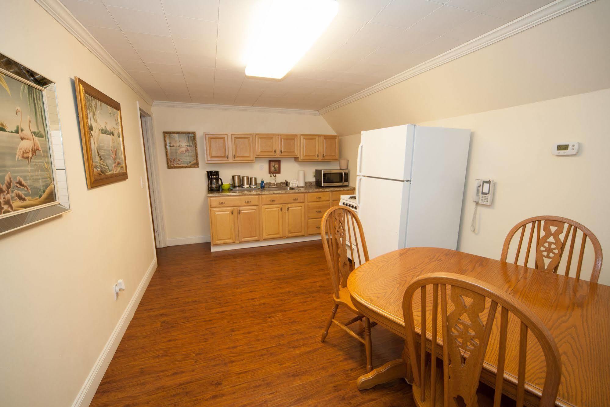 Log Cabin Lodge & Suites Jones Mills Dış mekan fotoğraf